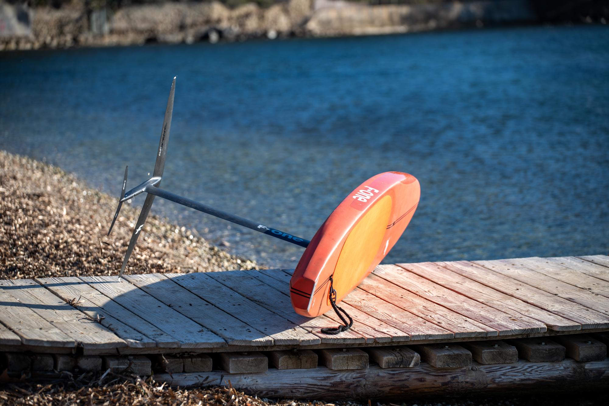 planche et foil de downwind F-One